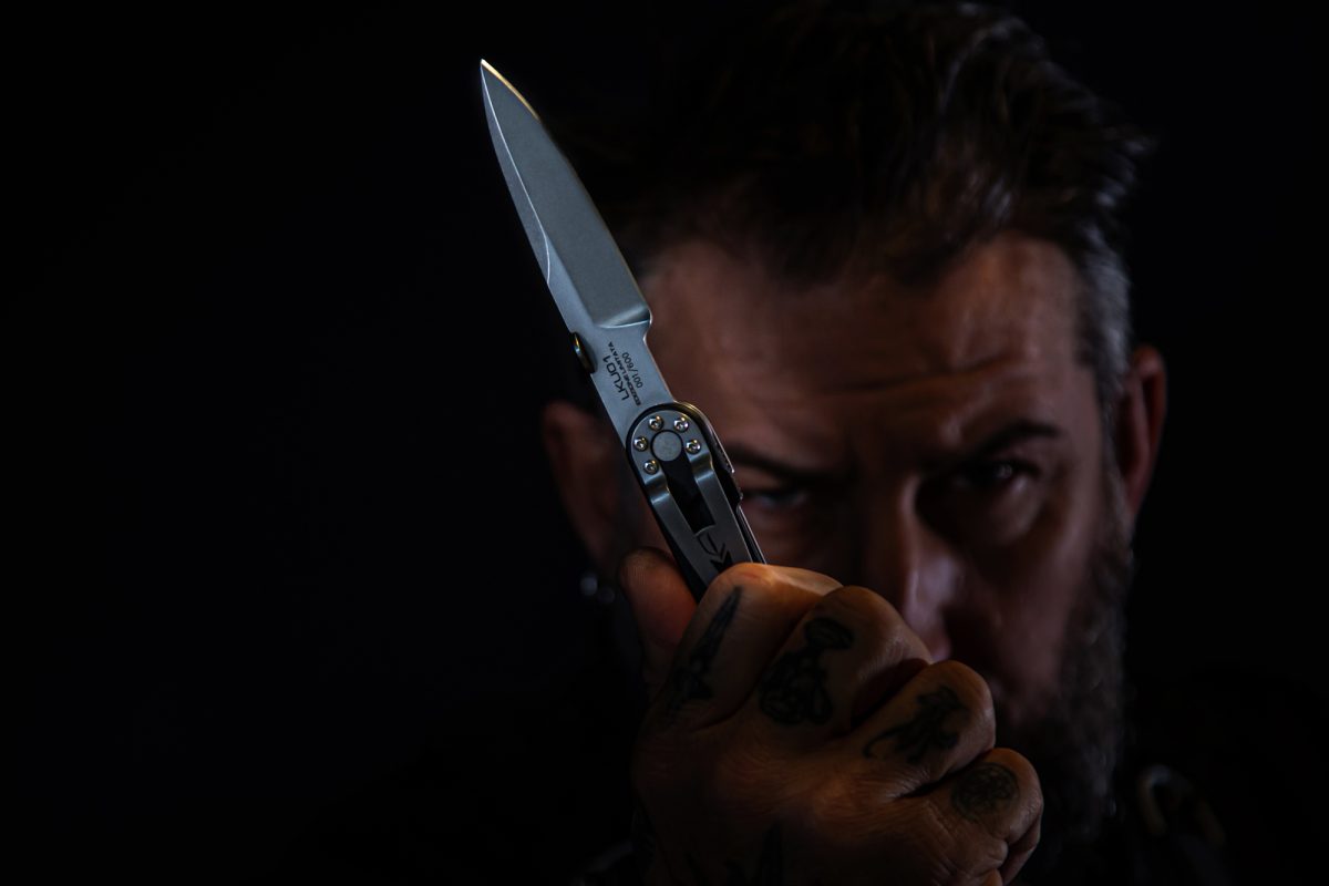 Scopri l'innovativo LKU01 di Extrema Ratio, il coltello da combattimento progettato con Danilo Lajolo.